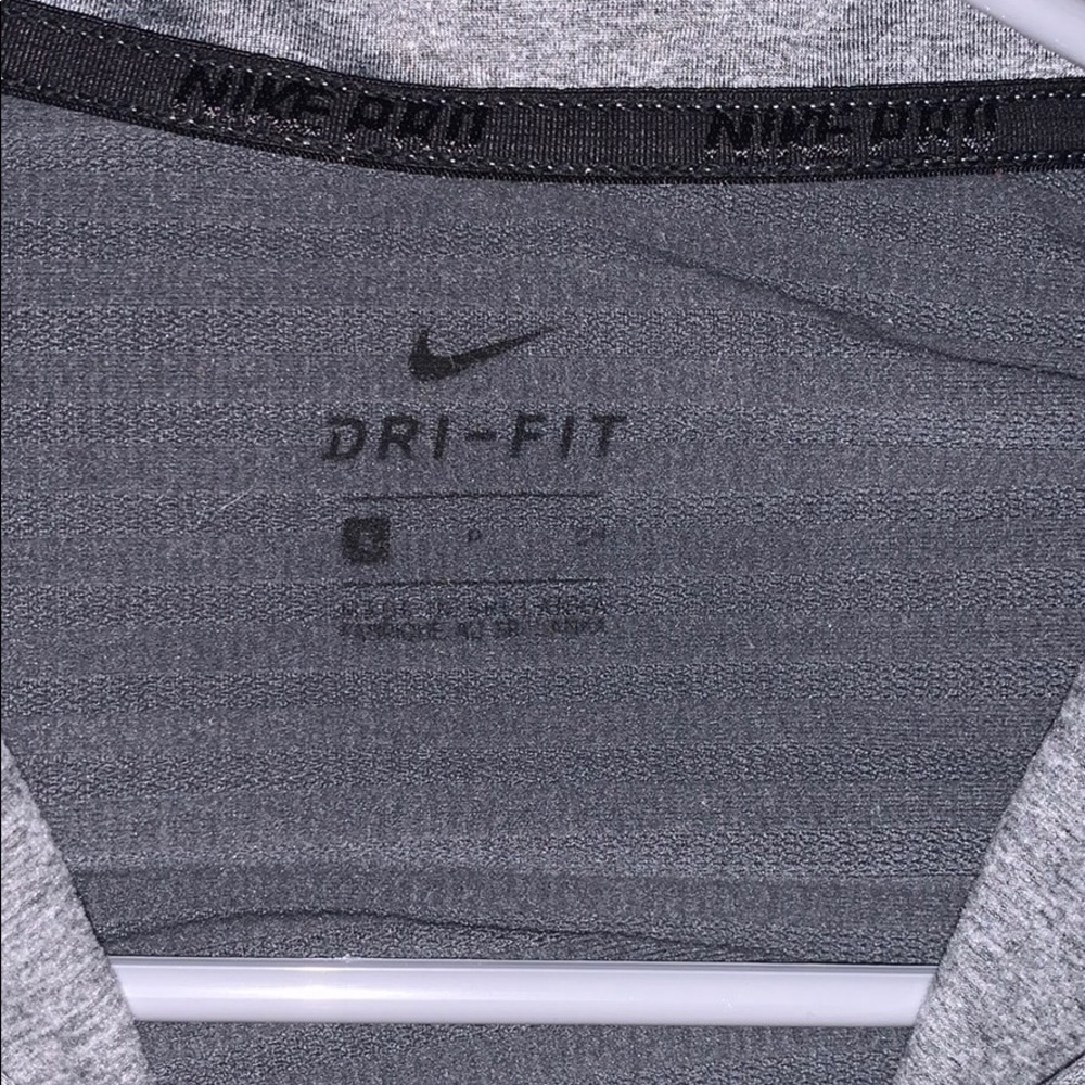 nike pullover - Picture 2 of 4